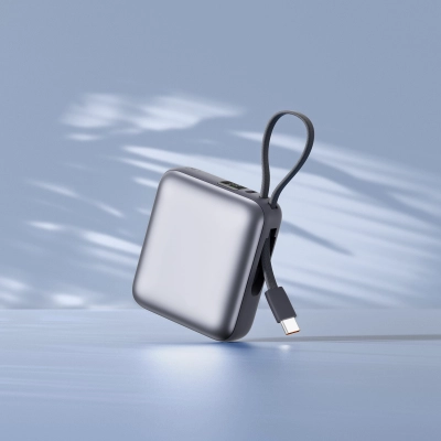 Nova Powerbank 22,5 W Power Delivery z wbudowanymi kablami 10 000 mAh