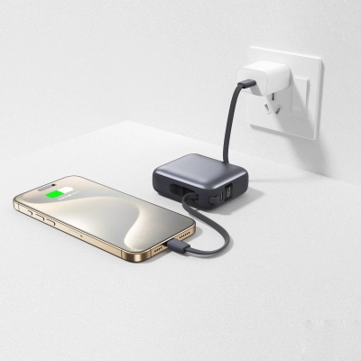 Nova Powerbank 22,5 W Power Delivery z wbudowanymi kablami 10 000 mAh