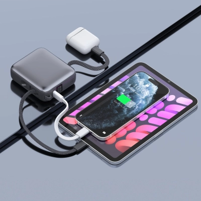 Nova Powerbank 22,5 W Power Delivery z wbudowanymi kablami 10 000 mAh