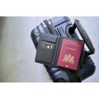 Etui na paszport z lokalizatorem